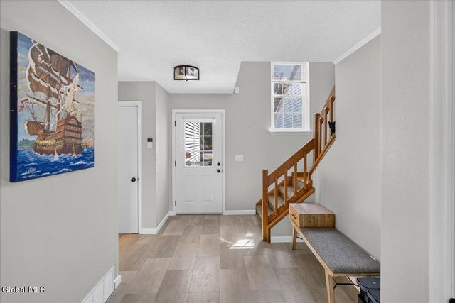 3 Highpointe Drive, Troy, NY 12182