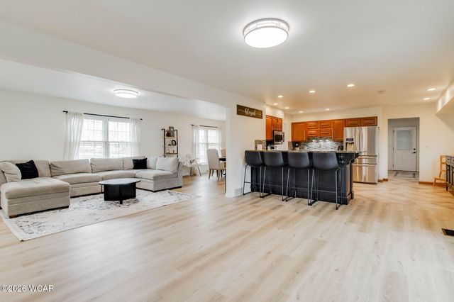 127 Cheshire Circle, Lima, OH 45804