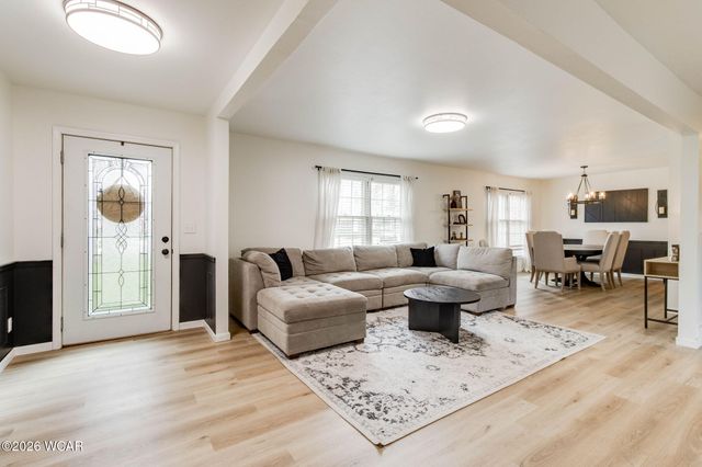 127 Cheshire Circle, Lima, OH 45804