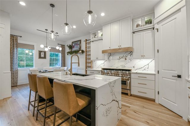 1512 Ashland Street, Houston, TX 77008