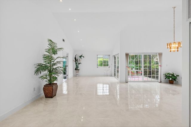 6105 Via Laguna Lane, Boca Raton, FL 33433