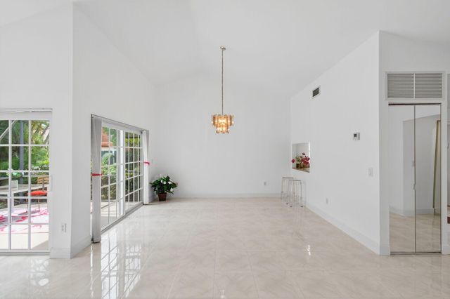 6105 Via Laguna Lane, Boca Raton, FL 33433