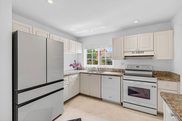 6105 Via Laguna Lane, Boca Raton, FL 33433