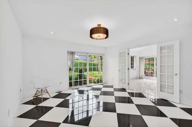 6105 Via Laguna Lane, Boca Raton, FL 33433