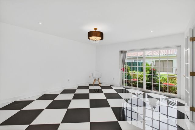 6105 Via Laguna Lane, Boca Raton, FL 33433