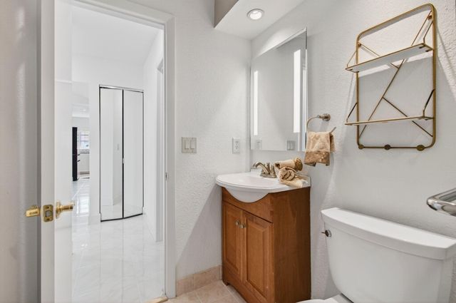 6105 Via Laguna Lane, Boca Raton, FL 33433