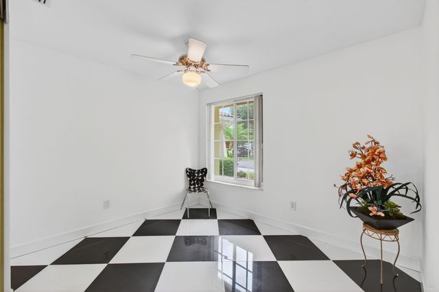 6105 Via Laguna Lane, Boca Raton, FL 33433