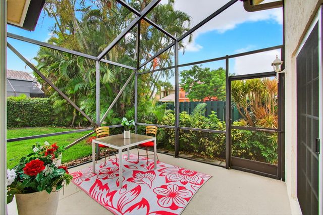 6105 Via Laguna Lane, Boca Raton, FL 33433
