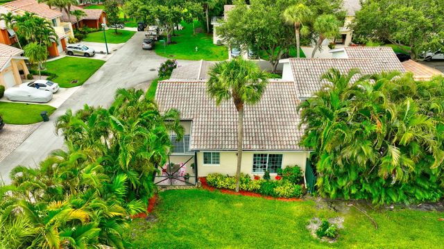 6105 Via Laguna Lane, Boca Raton, FL 33433
