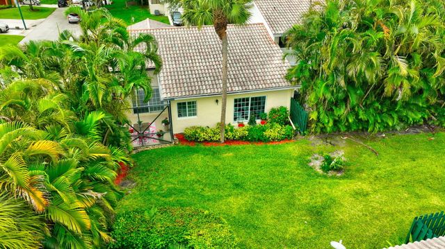 6105 Via Laguna Lane, Boca Raton, FL 33433