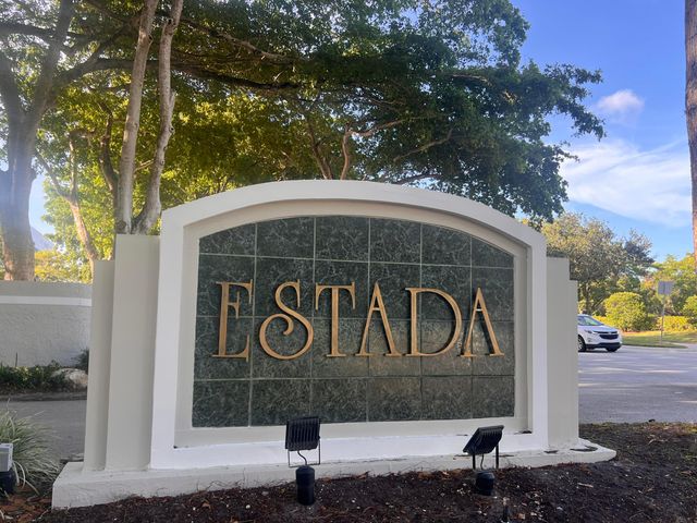 6105 Via Laguna Lane, Boca Raton, FL 33433