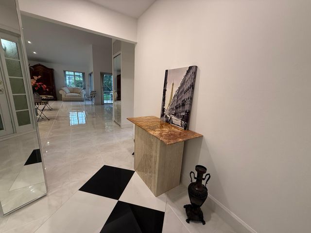 6105 Via Laguna Lane, Boca Raton, FL 33433