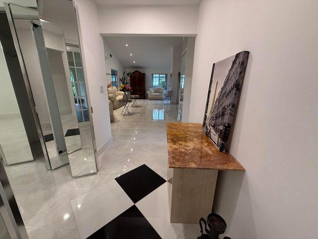 6105 Via Laguna Lane, Boca Raton, FL 33433