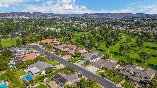 6042 Foxfield, Yorba Linda, CA 92886