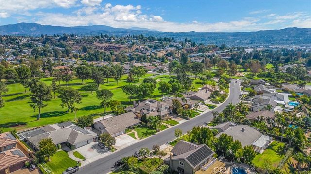 6042 Foxfield, Yorba Linda, CA 92886