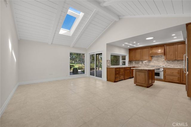 6042 Foxfield, Yorba Linda, CA 92886