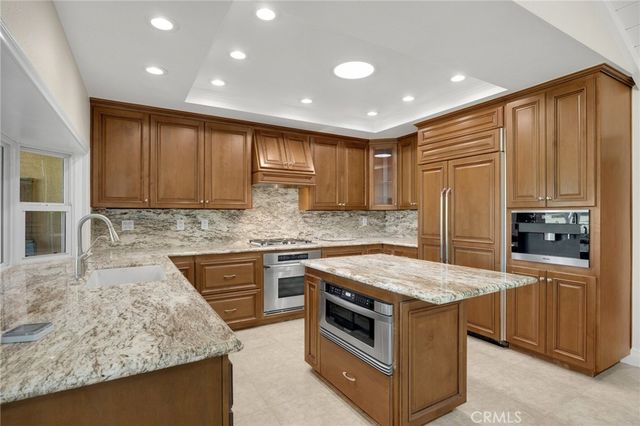 6042 Foxfield, Yorba Linda, CA 92886