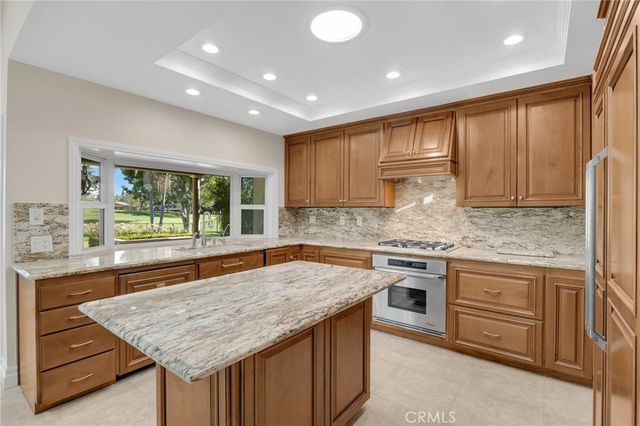 6042 Foxfield, Yorba Linda, CA 92886