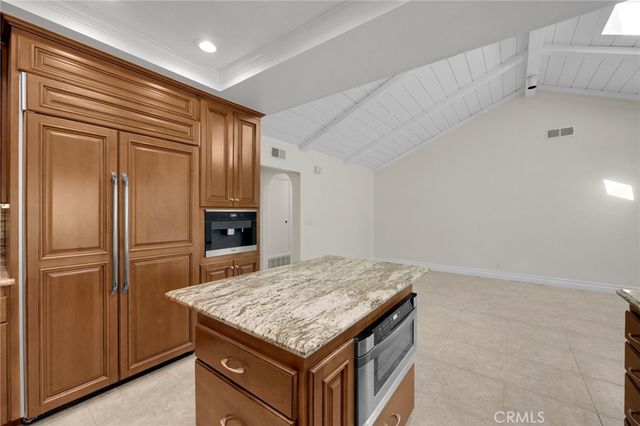 6042 Foxfield, Yorba Linda, CA 92886