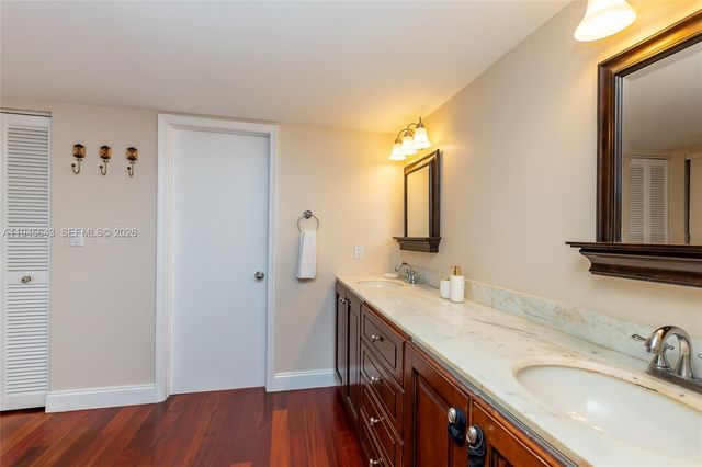 199 Ocean Lane Dr 807, Key Biscayne, FL 33149