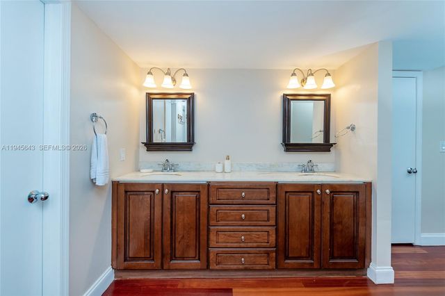 199 Ocean Lane Dr 807, Key Biscayne, FL 33149