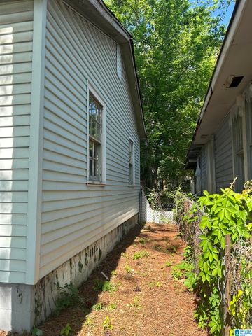 2006 27TH AVENUE, Hueytown, AL 35023