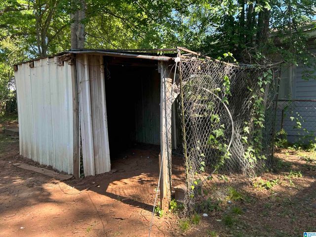 2006 27TH AVENUE, Hueytown, AL 35023