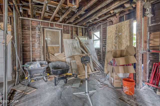 112 N Joplin Avenue, Joplin, MO 64801