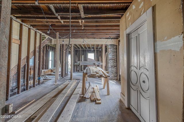 112 N Joplin Avenue, Joplin, MO 64801