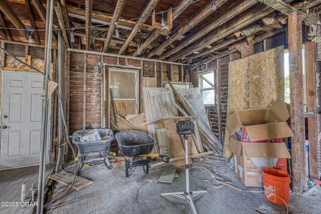 112 N Joplin Avenue, Joplin, MO 64801