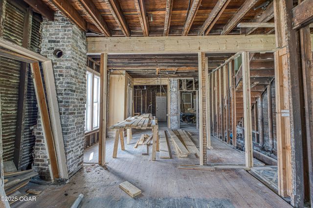 112 N Joplin Avenue, Joplin, MO 64801