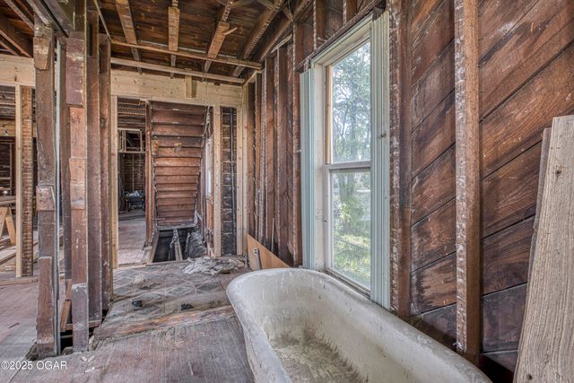 112 N Joplin Avenue, Joplin, MO 64801