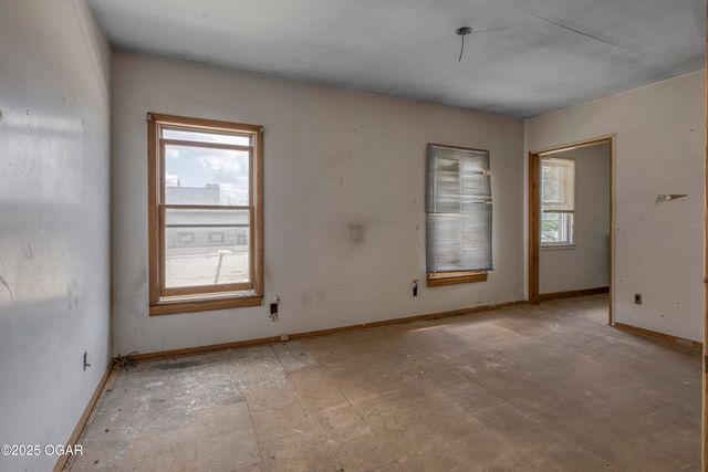 112 N Joplin Avenue, Joplin, MO 64801