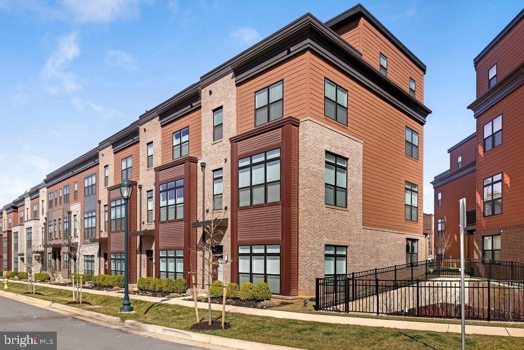 3927 CRANES BILL CT, Rockville, MD 20852