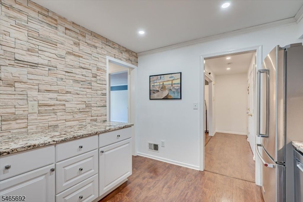 17 Sunrise Dr, Long Hill Twp., NJ 07933 — photo 5