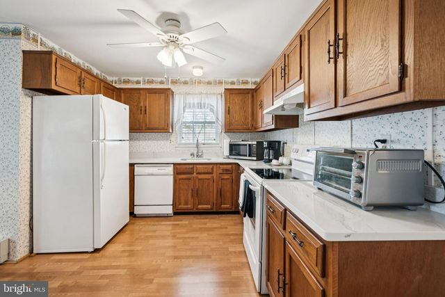 1 NEW CASTLE DR, Southampton, NJ 08088