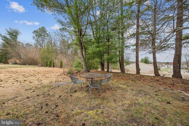 1 NEW CASTLE DR, Southampton, NJ 08088