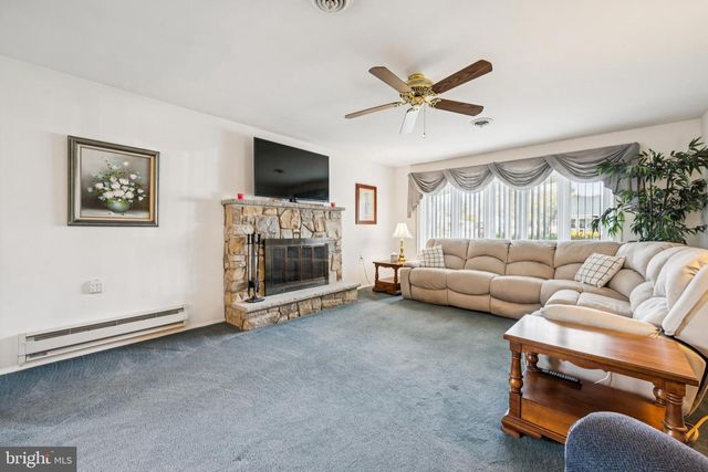 1 NEW CASTLE DR, Southampton, NJ 08088