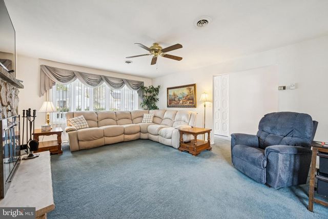 1 NEW CASTLE DR, Southampton, NJ 08088