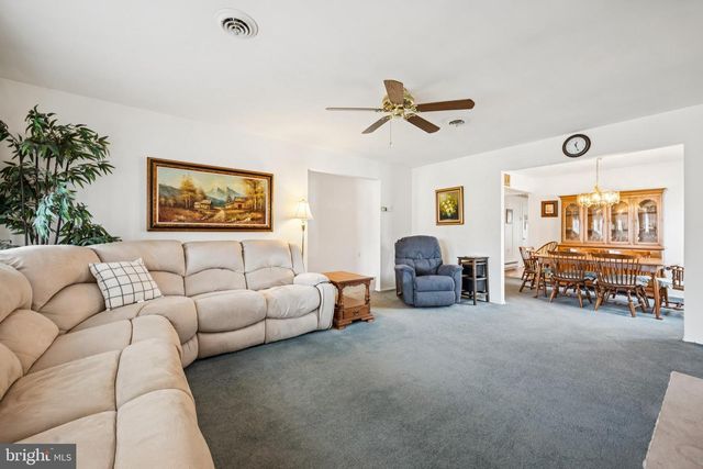 1 NEW CASTLE DR, Southampton, NJ 08088