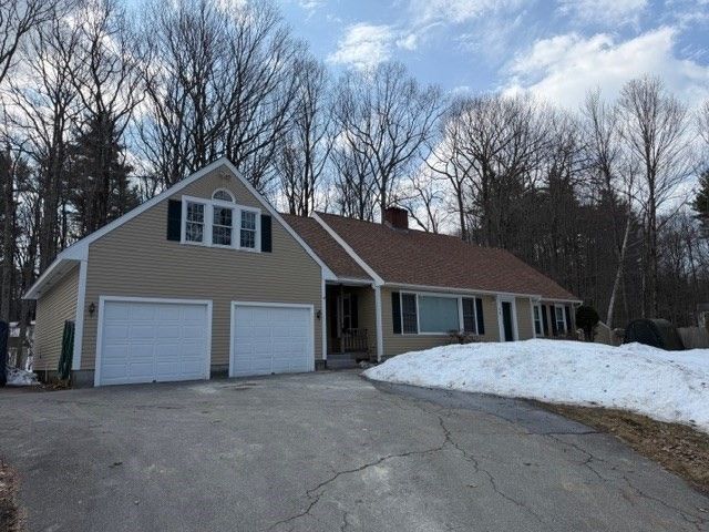 96 Townsend Street, Pepperell, MA 01463