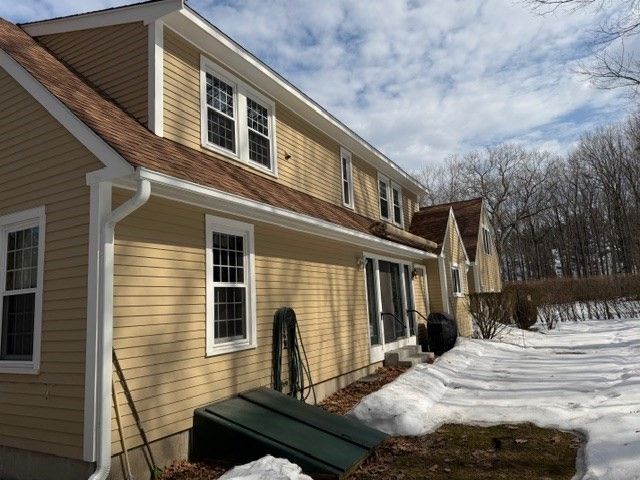 96 Townsend Street, Pepperell, MA 01463