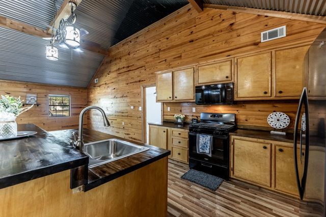 157 Laurel Lane, Livingston, TX 77351