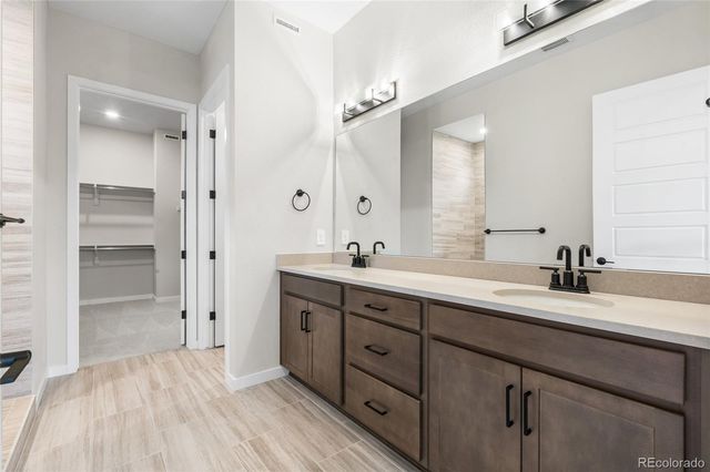 8654 S Quemoy Street, Aurora, CO 80016