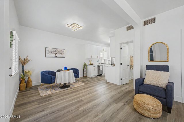 1335 E MORELAND Street, Phoenix, AZ 85006