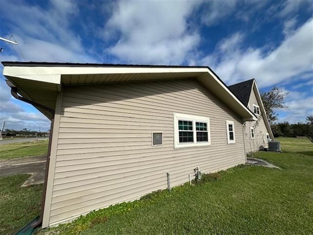 5215 Winnie Drive, Sulphur, LA 70665