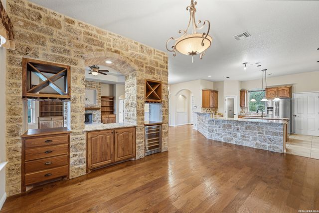 401 LORNE RD, Canyon Lake, TX 78133