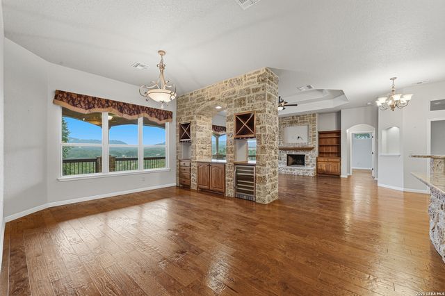 401 LORNE RD, Canyon Lake, TX 78133