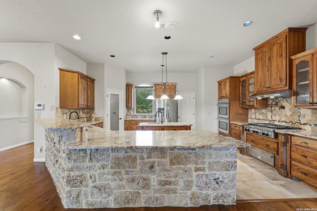 401 LORNE RD, Canyon Lake, TX 78133
