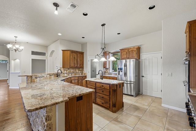401 LORNE RD, Canyon Lake, TX 78133